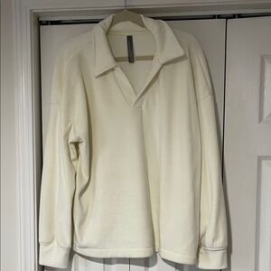 Mondetta Women's Cream V-Neck Sweater